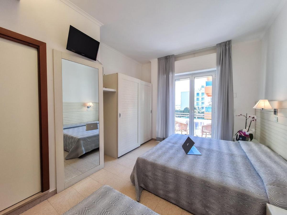 Club Hotel Річчоне Екстер'єр фото